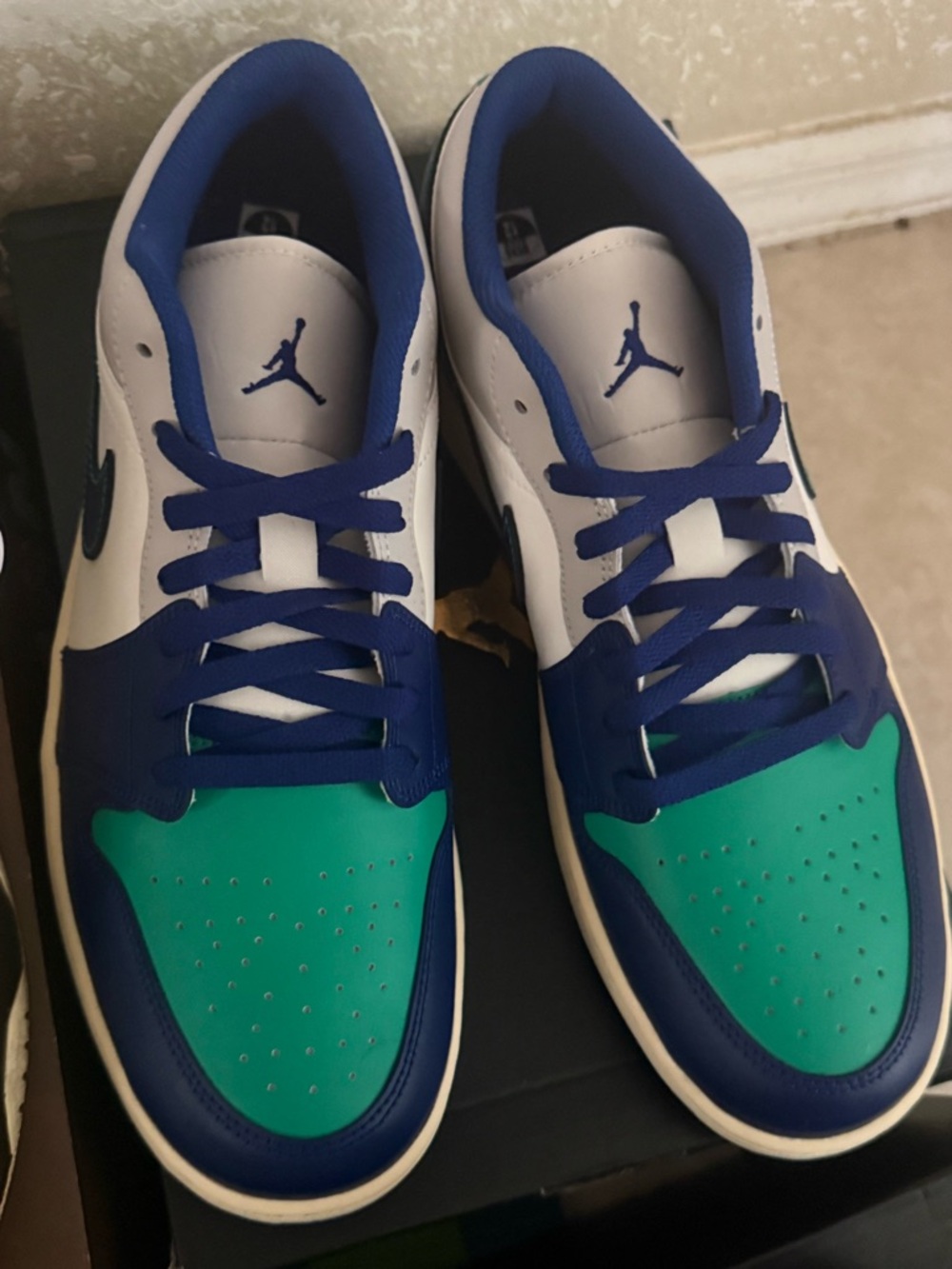 Jordan low 1 Seahawk rare air new never worn size 12